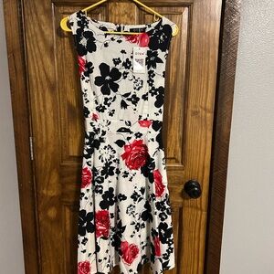Oren Floral Print Midi Dress - Black, Red, White